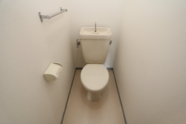 トリヴァンベール森のトイレ写真