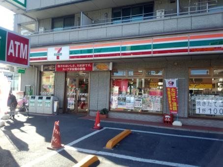 コンビニ　セブンイレブン北越谷駅東口店（コンビニ）まで20m