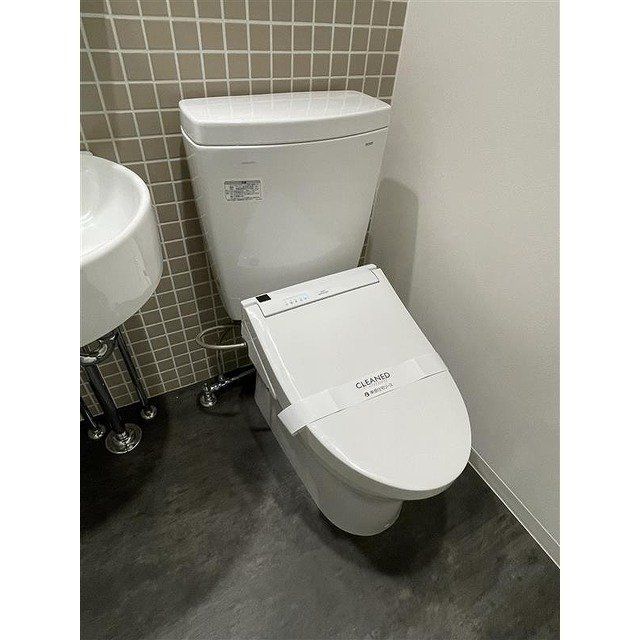 トイレ　※同タイプの別のお部屋です。