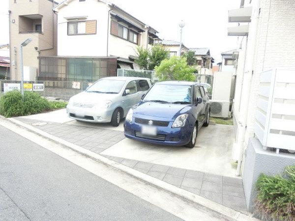 駐車場　敷地内駐車場！