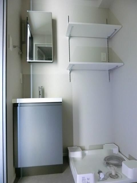 洗面設備　コンパクトで使いやすい洗面所