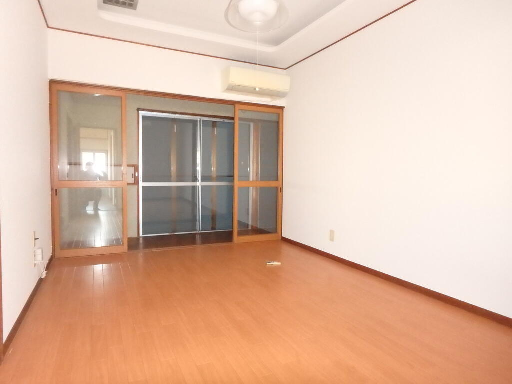 阪南市舞1丁目戸建の居間写真