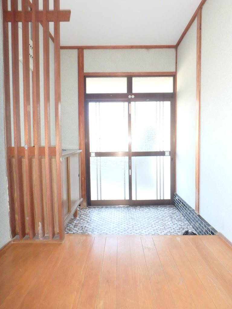 阪南市舞1丁目戸建の玄関写真