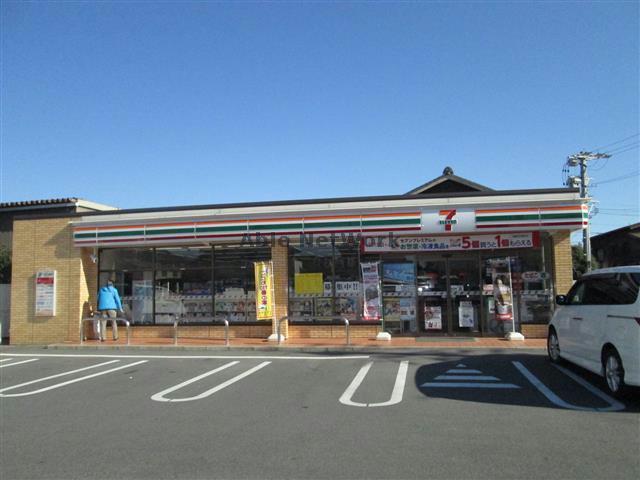 コンビニ　セブンイレブン碧南日進町2丁目店（コンビニ）まで583m
