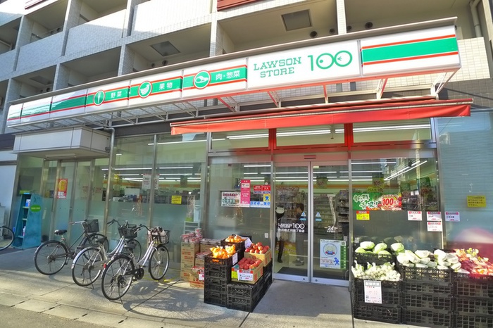 コンビニ　ローソンストア100（コンビニ）まで60m