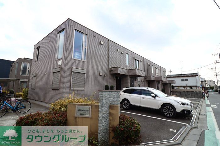 建物外観　駐車場