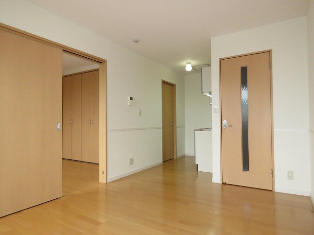 その他共有部分　室内写真は、反転タイプのお部屋となります。