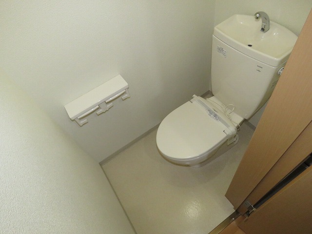 トイレ　掲載してます写真は反転タイプとなります。
