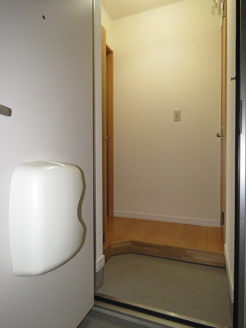 玄関　掲載してます写真は反転タイプとなります。