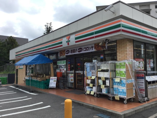コンビニ　セブンイレブン 横浜永田北3丁目店（コンビニ）まで771m