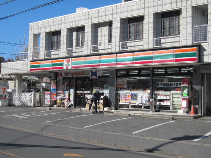 コンビニ　セブンイレブン（コンビニ）まで1300m
