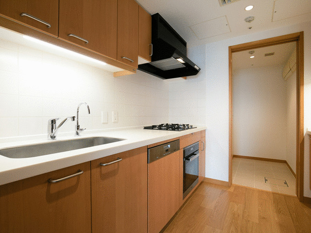 キッチン　【参考画像・別タイプのお部屋】