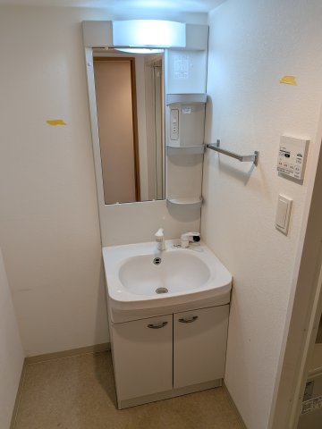 洗面設備　生活に欠かせない独立洗面台です