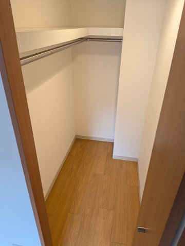 収納　お洋服もたくさんしまえますよ