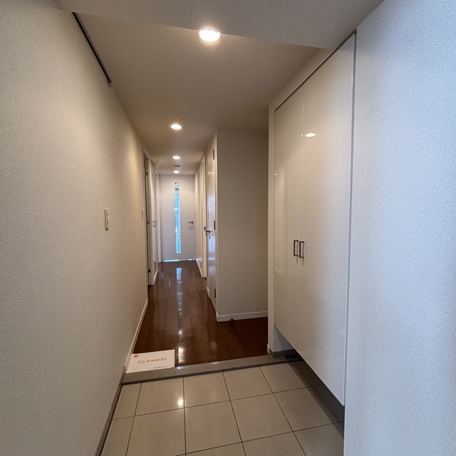 玄関　※写真は同タイプ住戸です。