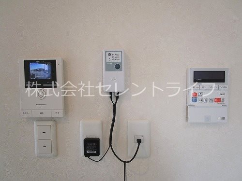 セキュリティ　TVモニター付きインターホン