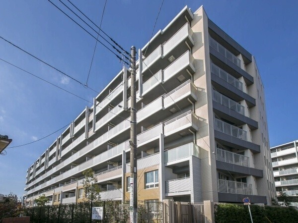 建物外観　オートロック完備