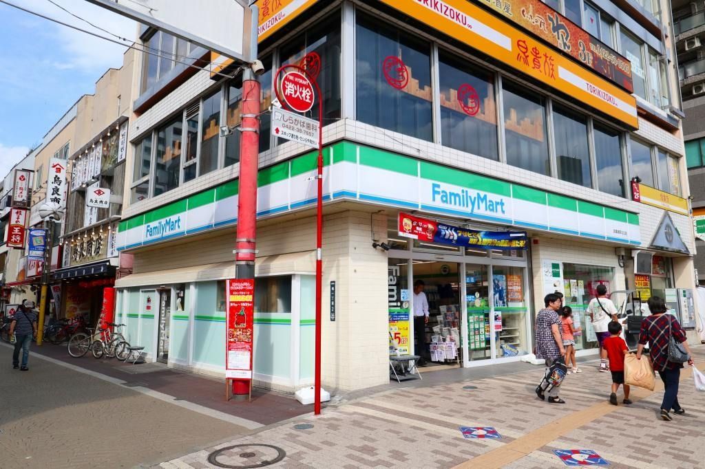 コンビニ　ファミリーマート武蔵境駅北口店（コンビニ）まで262m