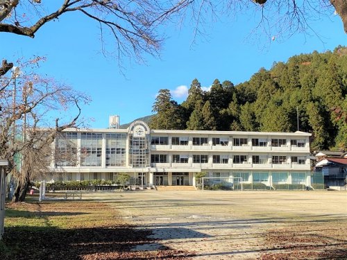 中学校　坂下中学校（中学校）まで2088m