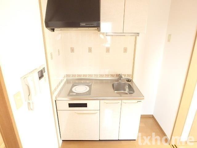 キッチン　コンパクトなキッチンで掃除もラクラク
