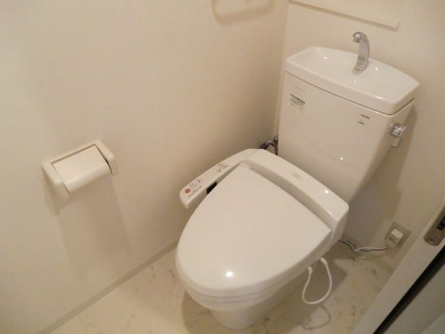 トイレ　ウォシュレット完備