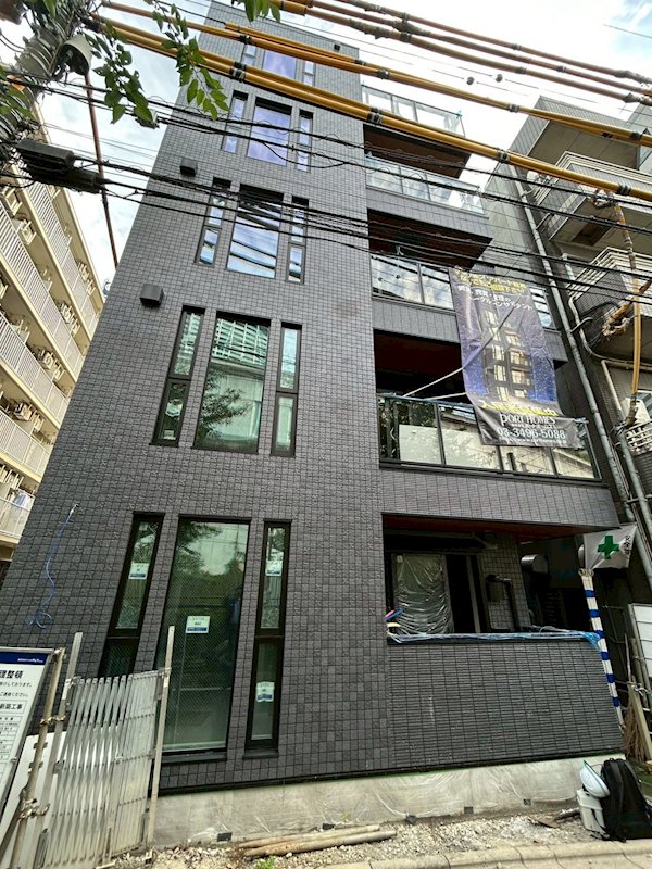 建物外観　宅配BOX完備の賃貸マンション
