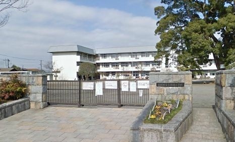 小学校　新磯小学校（小学校）まで1000m