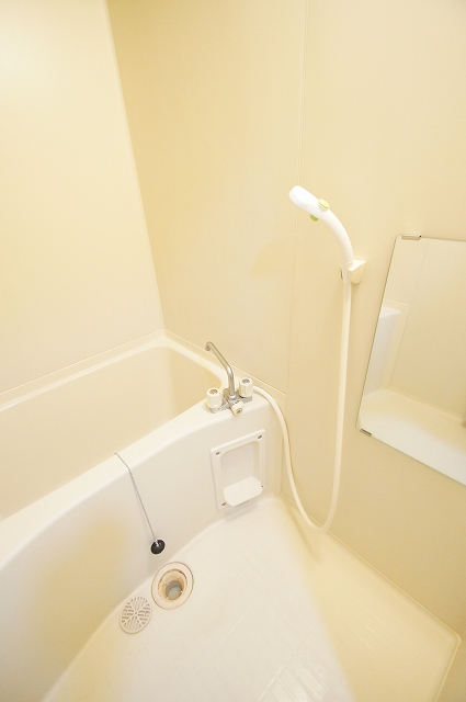 バス・シャワールーム　「バス・トイレ別です」