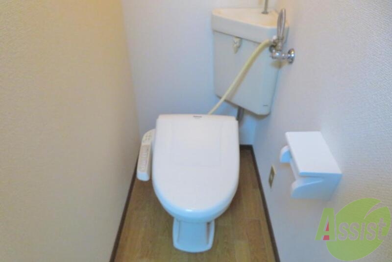トイレ　なななんとー。トイレにウォッシュレットが付いていますー。