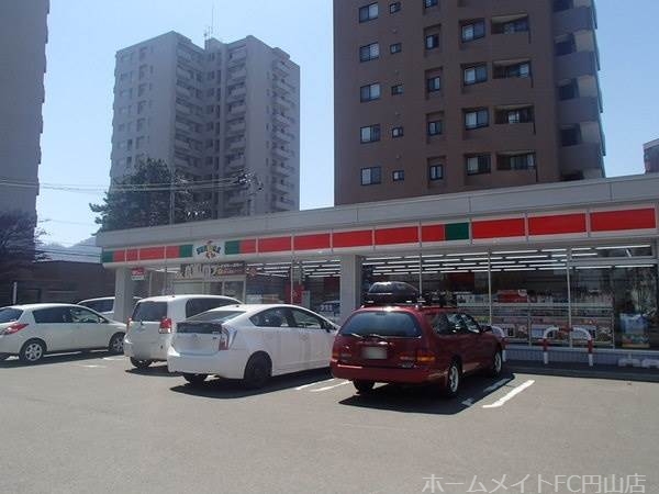 コンビニ　サンクス札幌南5条西店（コンビニ）まで480m