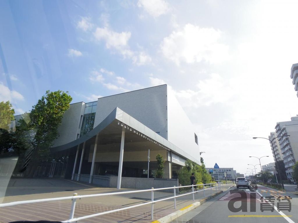 図書館　東京都立多摩図書館（図書館）まで860m