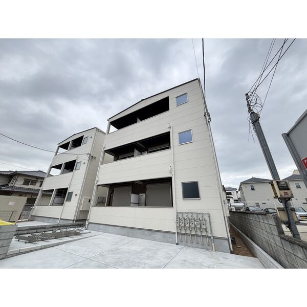 建物外観　安心のオートロック付きです☆