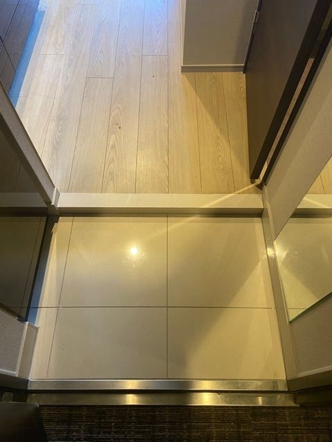玄関　※同タイプの別のお部屋です。