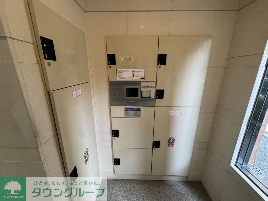 ロビー　玄関