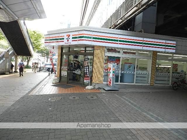 コンビニ　セブンイレブンハートインＪＲ小倉駅新幹線口東店（コンビニ）まで288m