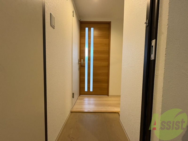 玄関　玄関です。ご覧の通り広々としていますね。