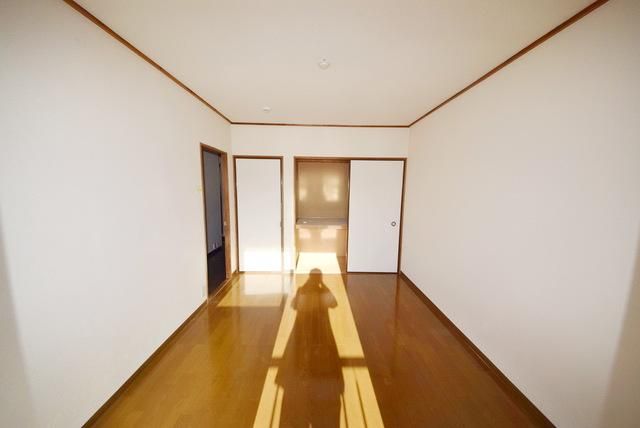 その他部屋・スペース　広々明るい洋室