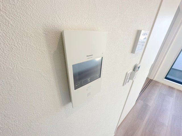 セキュリティ　TVモニターホンで来客が誰か確認してから開けて下さいね