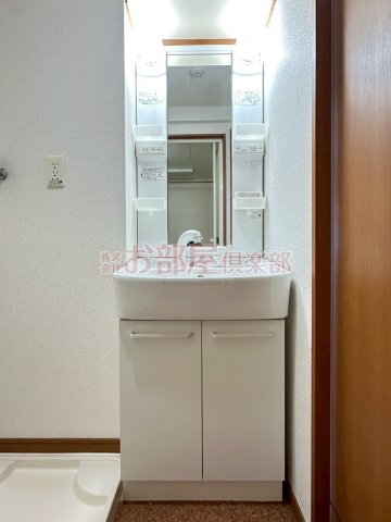 洗面設備　使いやすい洗面所です