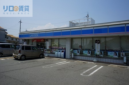 コンビニ　ローソン川西火打2丁目店（コンビニ）まで647m