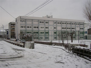 中学校　黒石野中学校（中学校）まで2333m