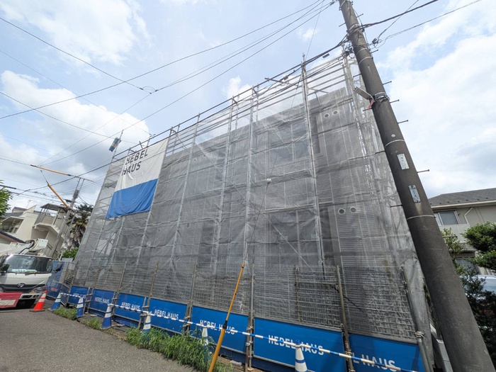 建物外観　建築中