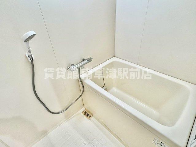 バス・シャワールーム　同建物内の同タイプ別室写真となります。