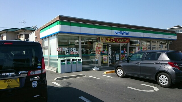コンビニ　ファミリーマート高松稲荷店（コンビニ）まで806m