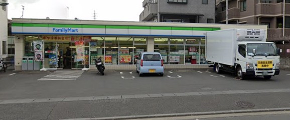 コンビニ　ファミリーマート宮前南野川店（コンビニ）まで698m