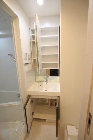 洗面設備　（別タイプ参考写真）コンフォリア滝野川　北区滝野川7