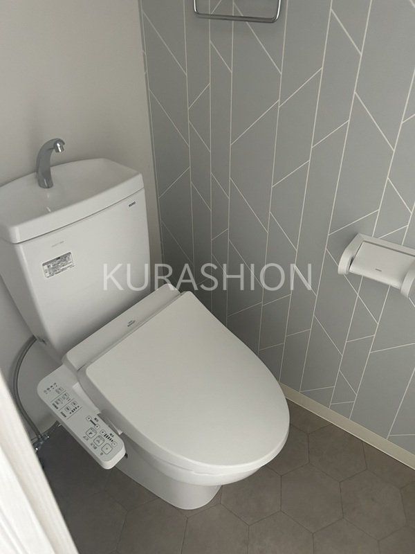 トイレ　写真は別部屋のものになります。