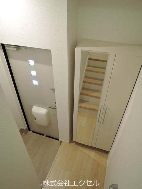 玄関　シューズボックス付きの玄関です。