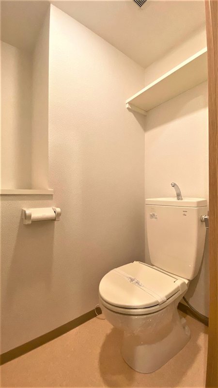 トイレ　落ち着いた色調のトイレです♪
