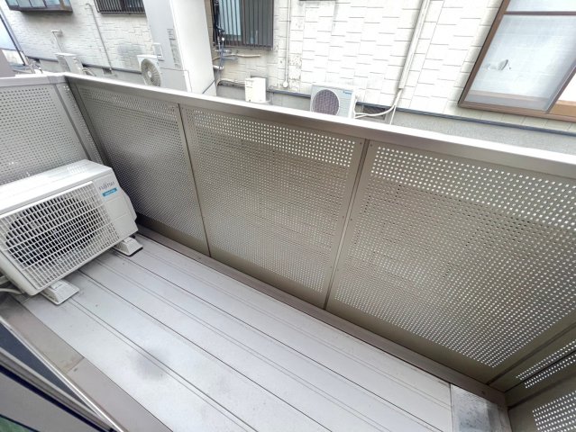 バルコニー　広いバルコニーです